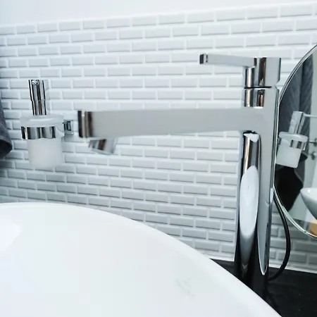 アパート Modern Loft/apartment Near Bonn Dtag/dhl/un ケーニッヒスヴィンター